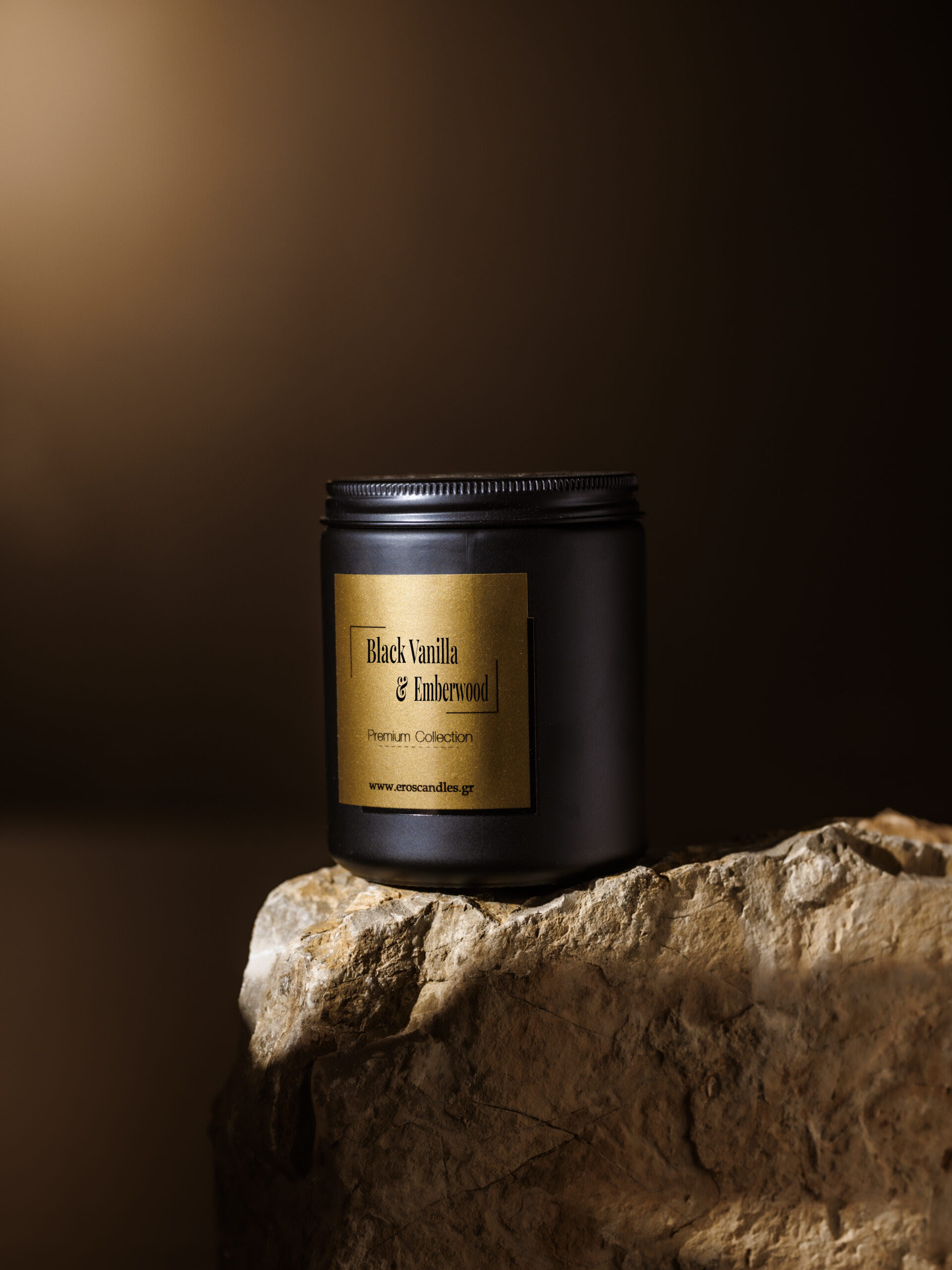 black vanilla & emberwood candle